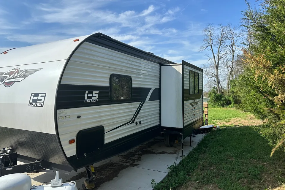Tracy's Shasta I5 Travel Trailer