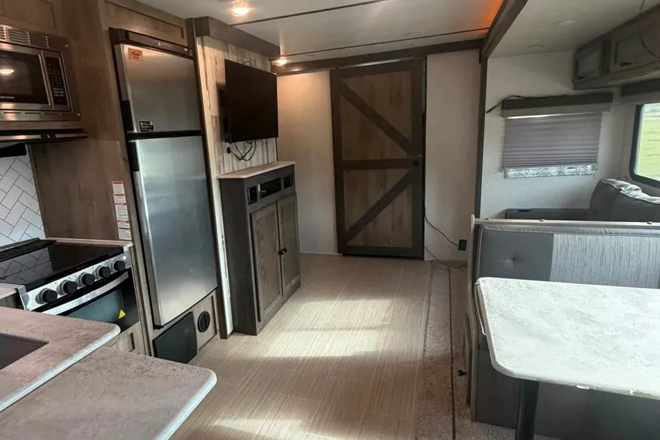 Forest River grand surveyor legend 296QBLE Travel Trailer