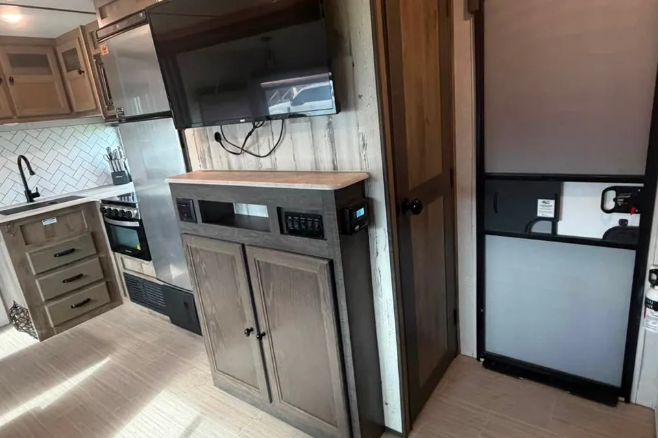 Forest River grand surveyor legend 296QBLE Travel Trailer
