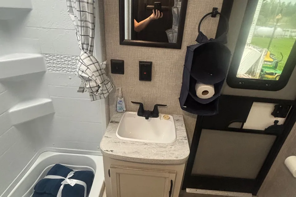 Rylend's Jayco Jayflight 324BDS Travel Trailer