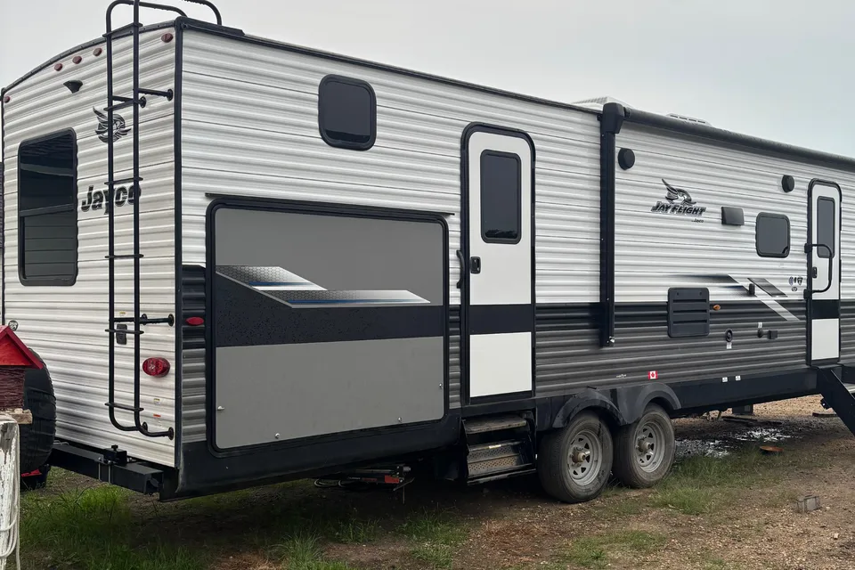 Rylend's Jayco Jayflight 324BDS Travel Trailer