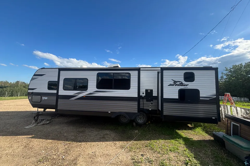 Rylend's Jayco Jayflight 324BDS Travel Trailer