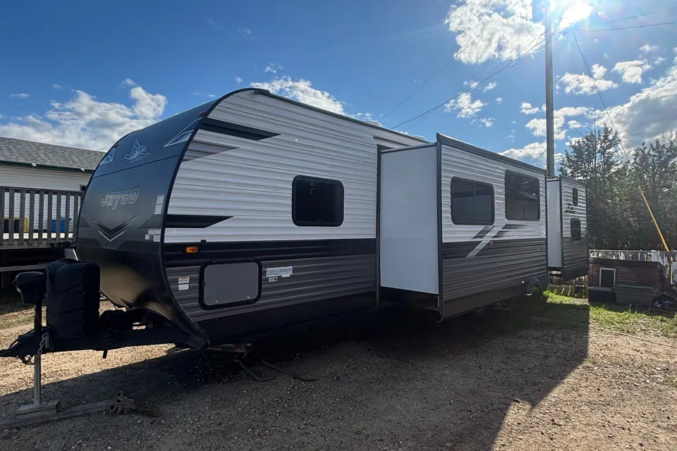 Rylend's Jayco Jayflight 324BDS Travel Trailer