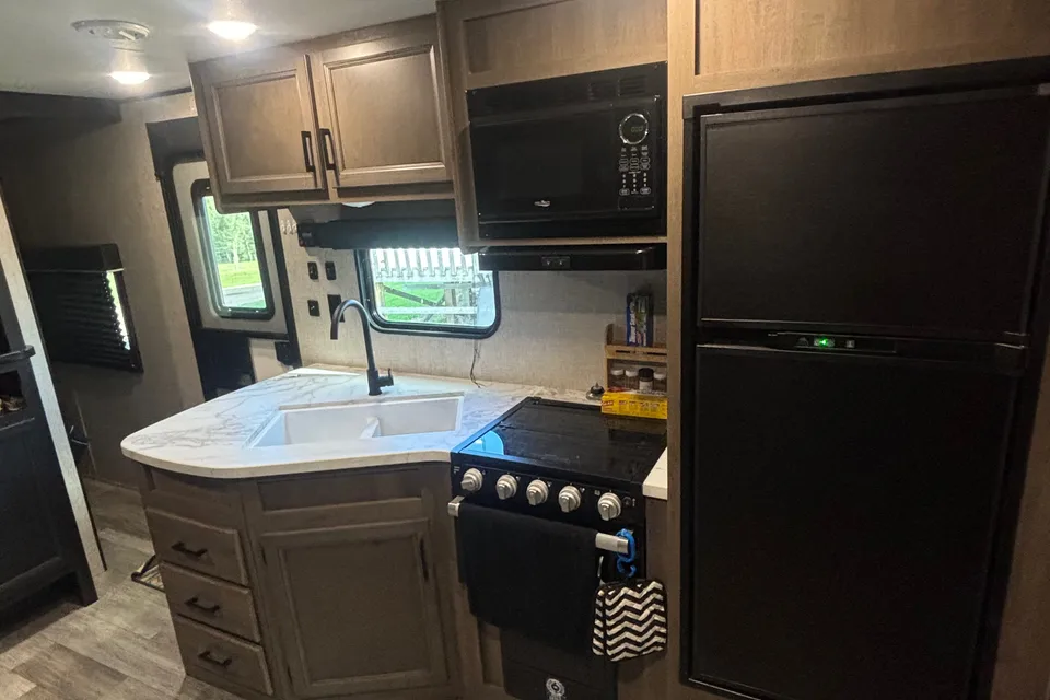 Rylend's Jayco Jayflight 324BDS Travel Trailer