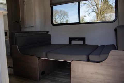 C08 - 6 Sleeper - The RV Rental Factory