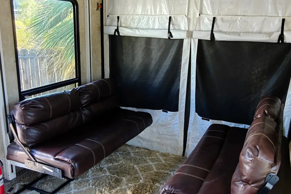 Isaac's Keystone Carbon 31 Toy Hauler