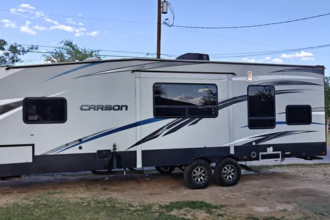 Isaac's Keystone Carbon 31 Toy Hauler