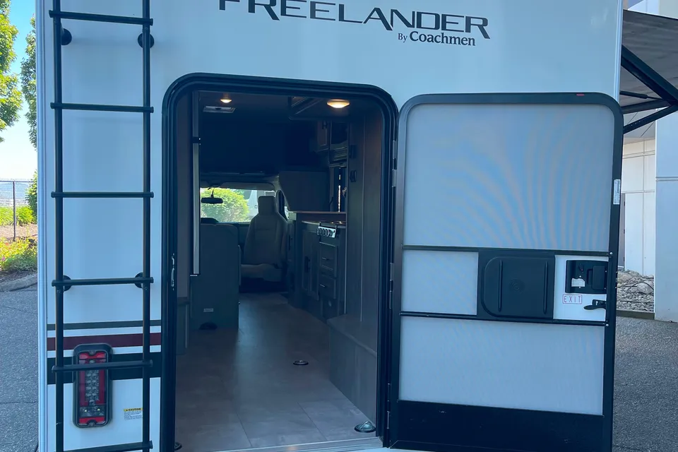2023 Coachmen Freelander 22XG – Easy to Drive & Fully Equipped