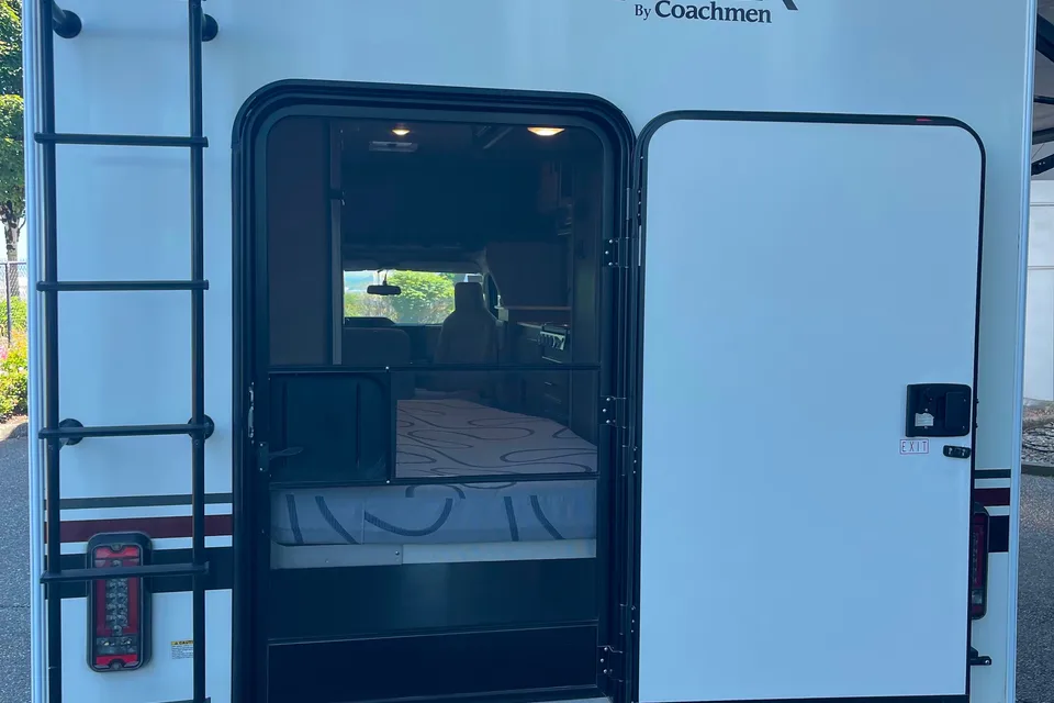 2023 Coachmen Freelander 22XG – Easy to Drive & Fully Equipped