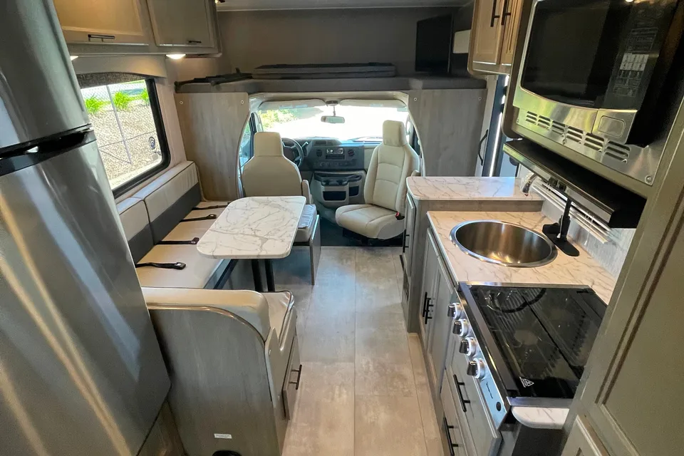 2023 Coachmen Freelander 22XG – Easy to Drive & Fully Equipped