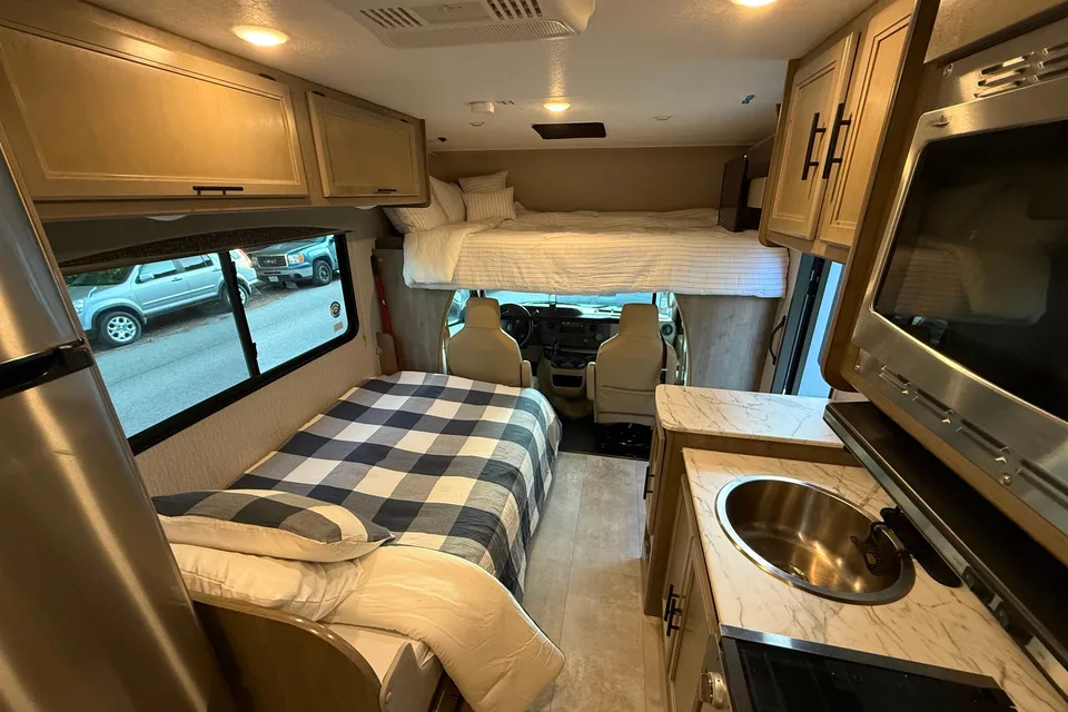2023 Coachmen Freelander 22XG – Easy to Drive & Fully Equipped