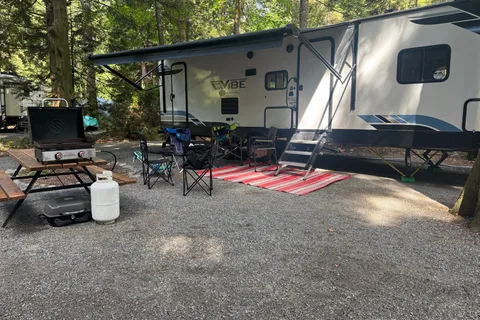 Cameron's Forest River Vibe T26DB Travel Trailer