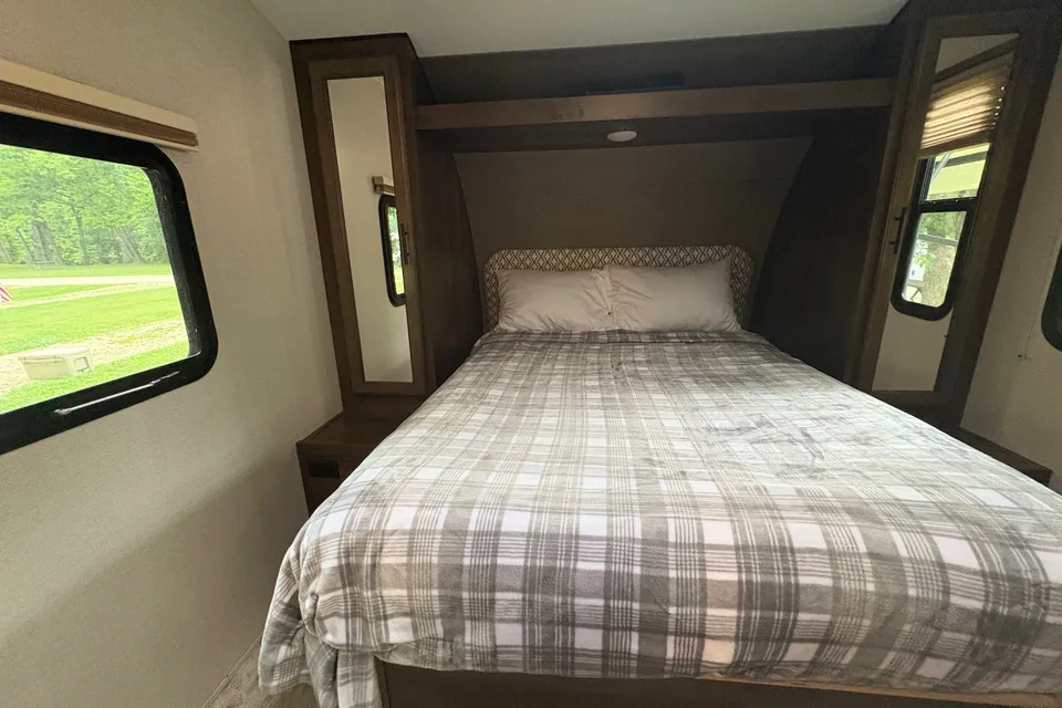 KZ 261RL Travel Trailer