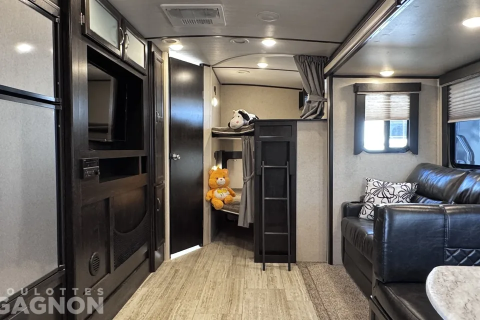 Dominique Coachmen Northern Spirit Roulotte