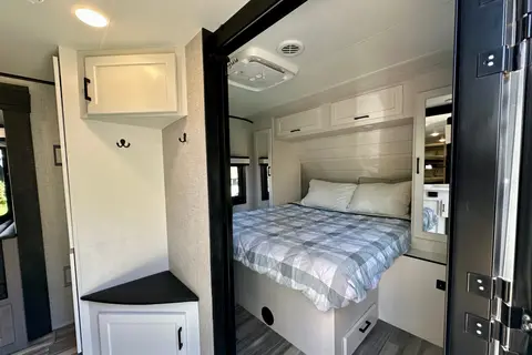Luxury 2024 Jayco Jayfeather - Fully Stocked