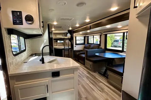 Luxury 2024 Jayco Jayfeather - Fully Stocked