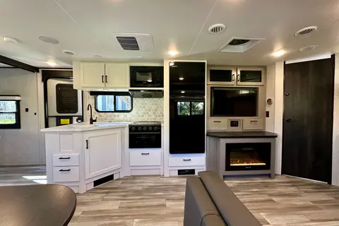 Luxury 2024 Jayco Jayfeather - Fully Stocked