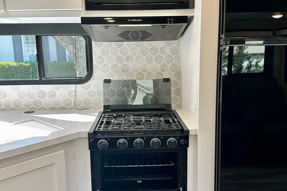 Luxury 2024 Jayco Jayfeather - Fully Stocked
