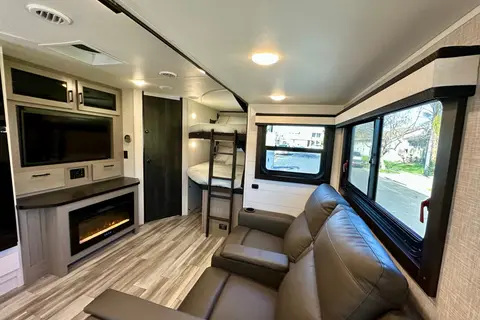 Luxury 2024 Jayco Jayfeather - Fully Stocked
