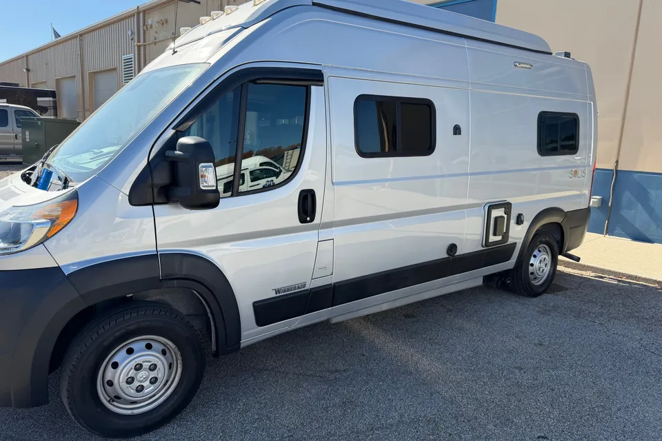Jason's Winnebago 59P Class B