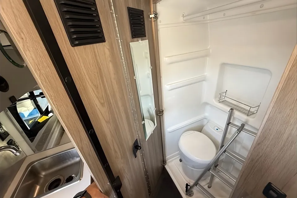 Jason's Winnebago 59P Class B