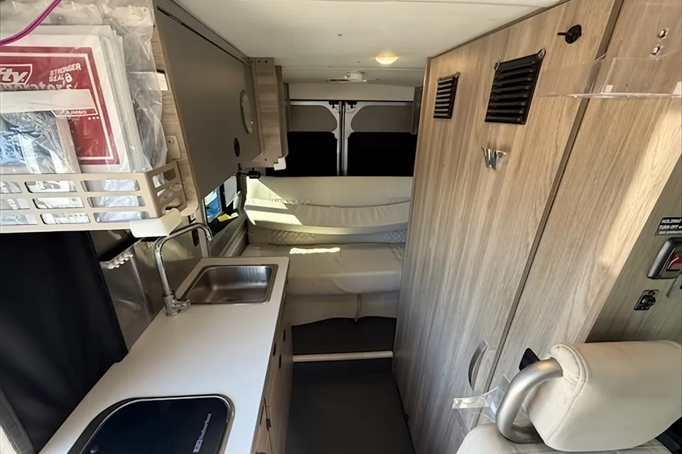 Jason's Winnebago 59P Class B