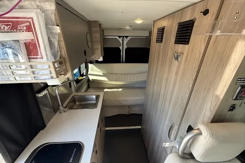 Jason's Winnebago 59P Class B