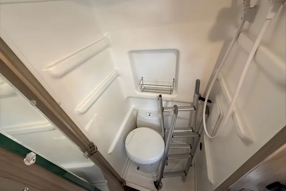 Jason's Winnebago 59P Class B