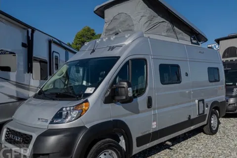 Jason's Winnebago 59P Class B