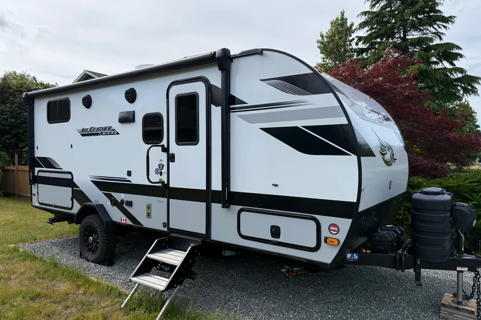 Comfort Cabin Jayco Jay feather micro Travel Trailer