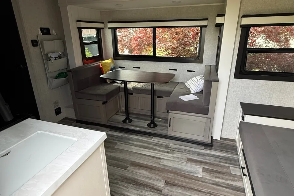 Comfort Cabin Jayco Jay feather micro Travel Trailer