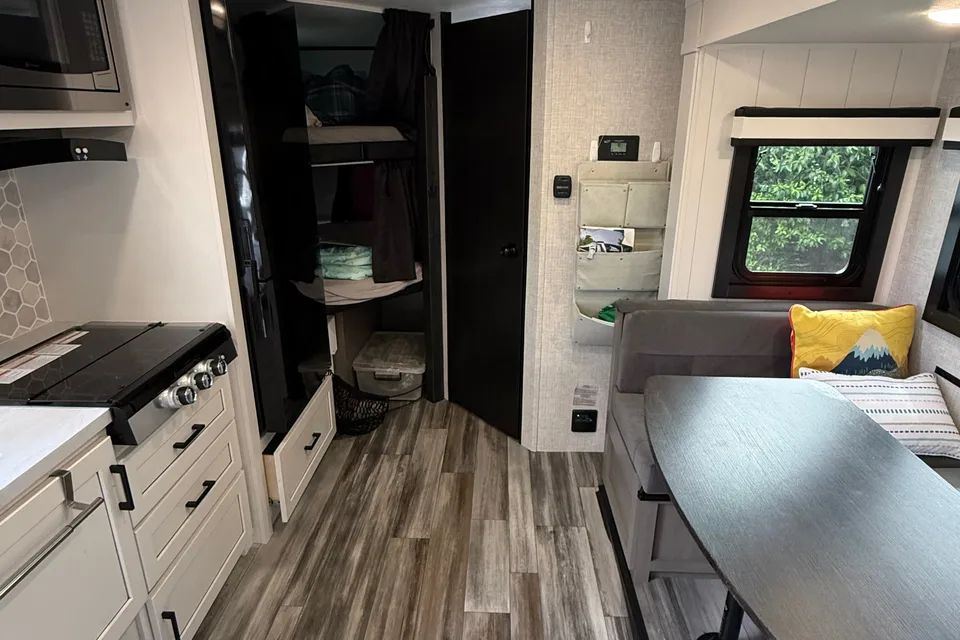 Comfort Cabin Jayco Jay feather micro Travel Trailer