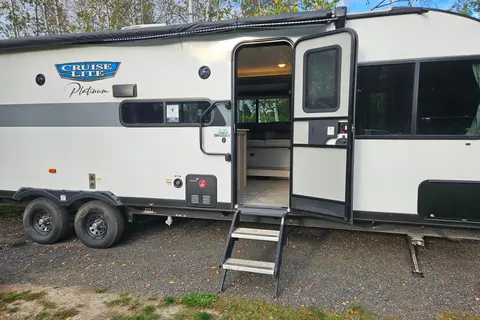 PLATINIUM CRUISE 273 *** BUNK BED ****
