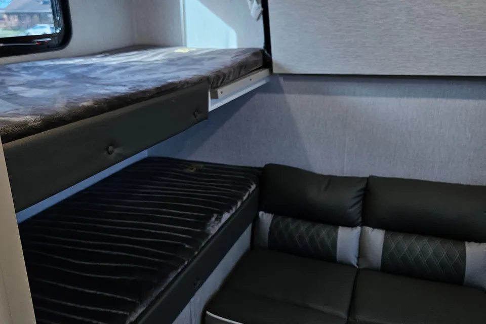 PLATINIUM CRUISE 273 *** BUNK BED ****