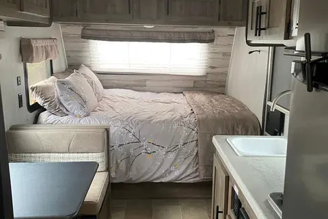 Palomino Puma Ultra Lite Travel Trailer