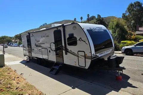 *Please read full Discription* Travel Trailer - We deliver, set up & take down.