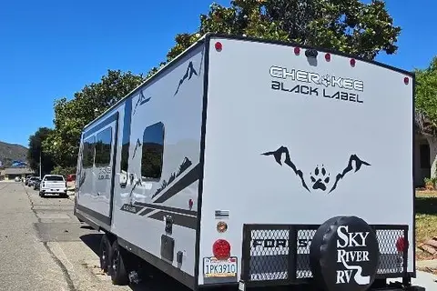 *Please read full Discription* Travel Trailer - We deliver, set up & take down.