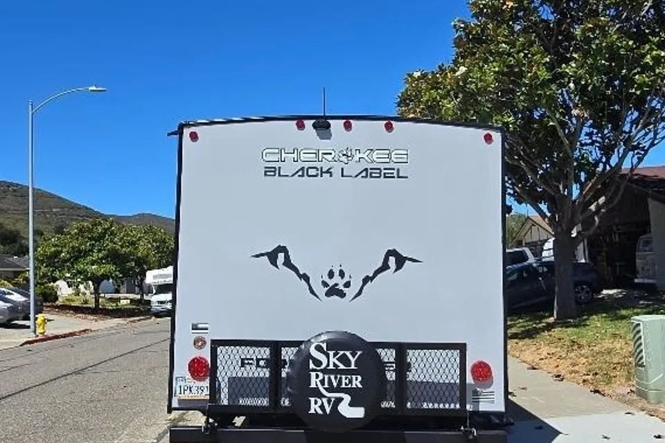 *Please read full Discription* Travel Trailer - We deliver, set up & take down.