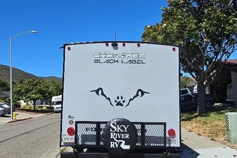 *Please read full Discription* Travel Trailer - We deliver, set up & take down.