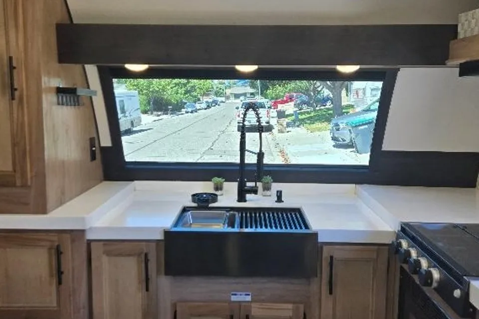 *Please read full Discription* Travel Trailer - We deliver, set up & take down.