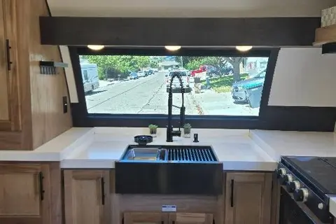 *Please read full Discription* Travel Trailer - We deliver, set up & take down.