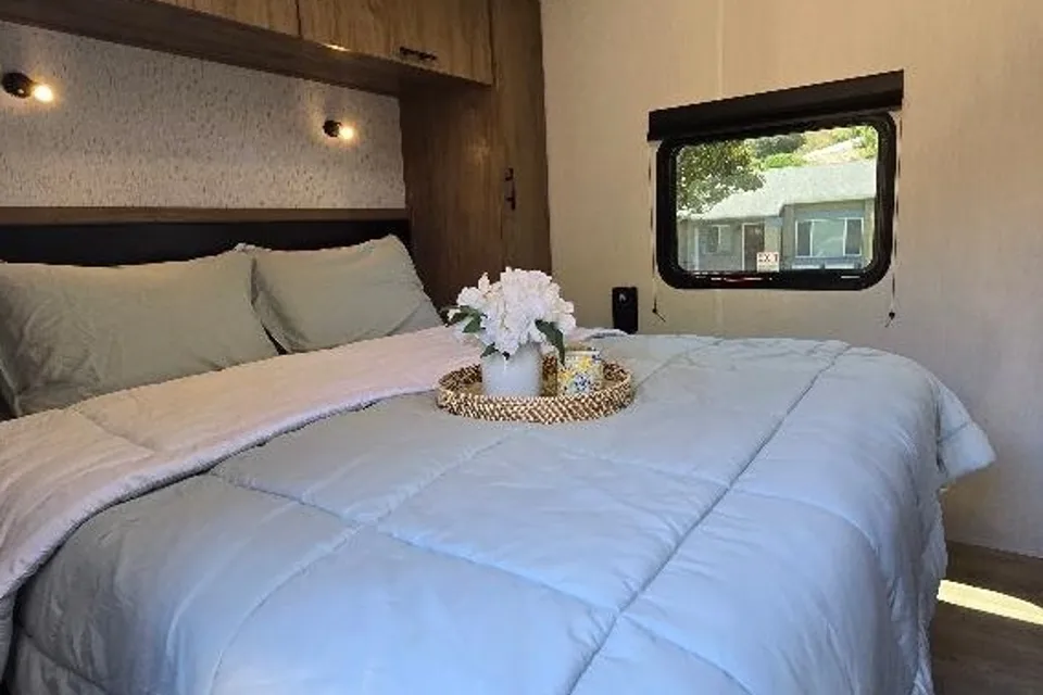 *Please read full Discription* Travel Trailer - We deliver, set up & take down.