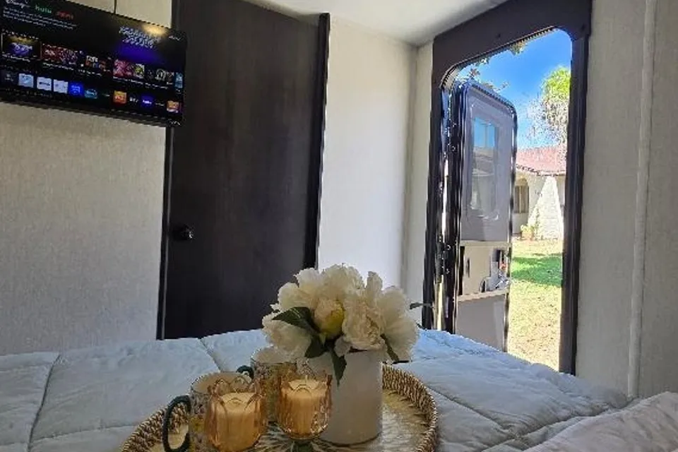 *Please read full Discription* Travel Trailer - We deliver, set up & take down.