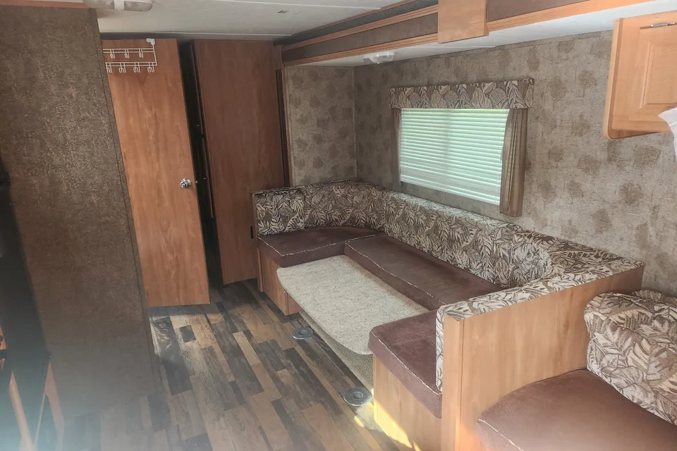 Carl's Shasta Oasis 30qb Travel Trailer