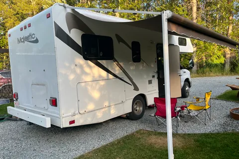 2013 Thor Majestic Class C 23A 25ft long, Sleep 5 