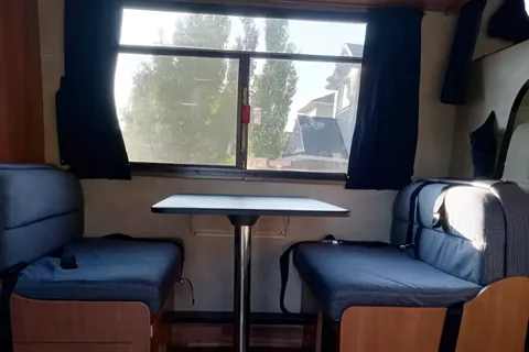 2013 Thor Majestic Class C 23A 25ft long, Sleep 5 