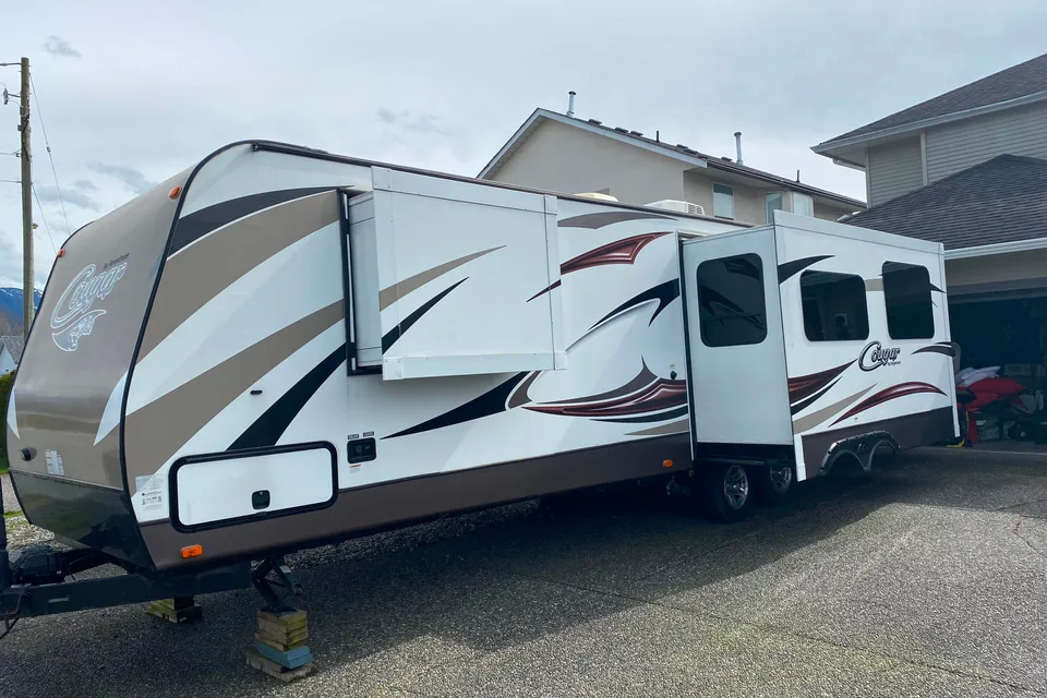 Kevin's Cougar 29Rks Travel Trailer
