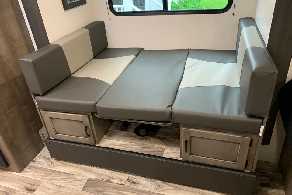 Klassen’s Venture RV Sonic Lite Travel Trailer