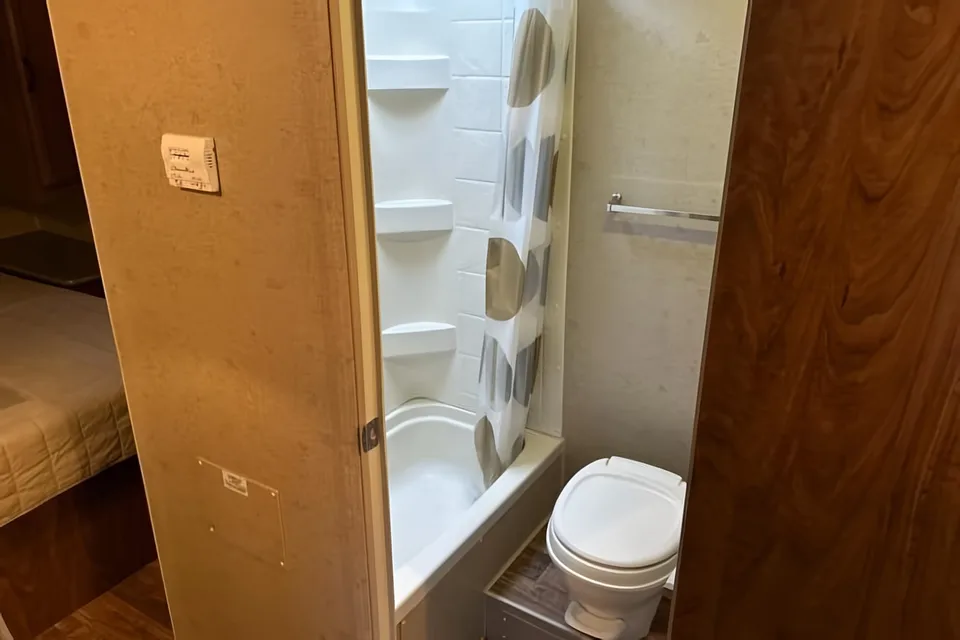 James's Outdoors RV Manufacturing 23sf Travel Trailer