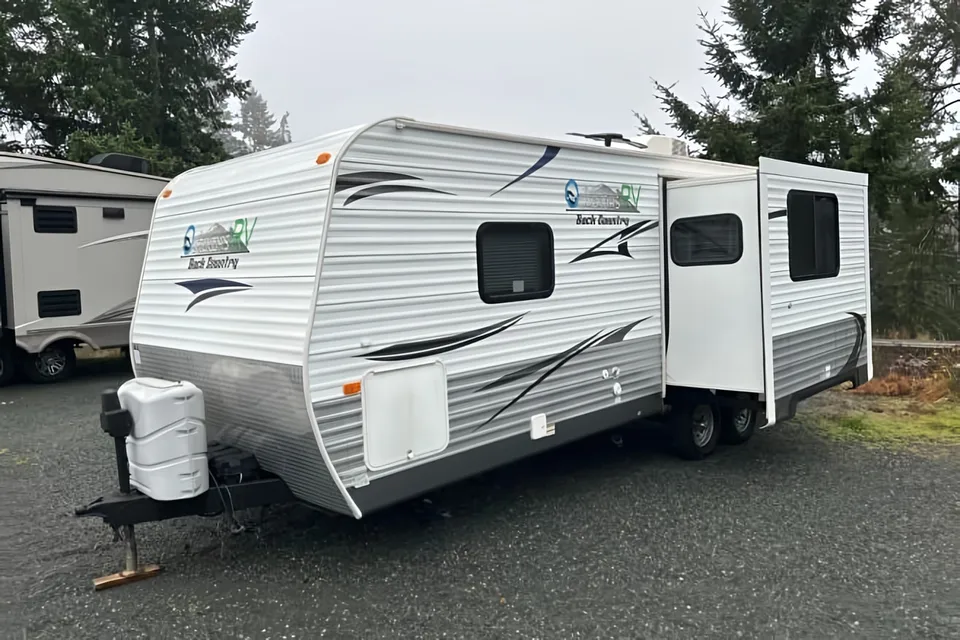 James's Outdoors RV Manufacturing 23sf Travel Trailer